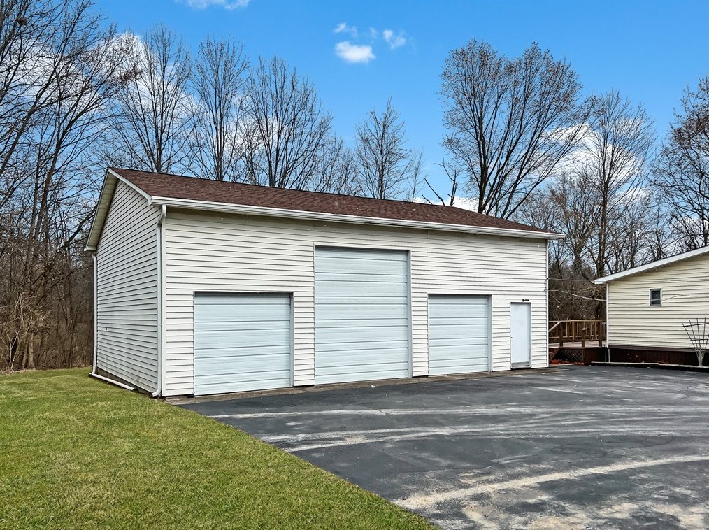 508 Thornhill Dr, New Castle, PA 16101