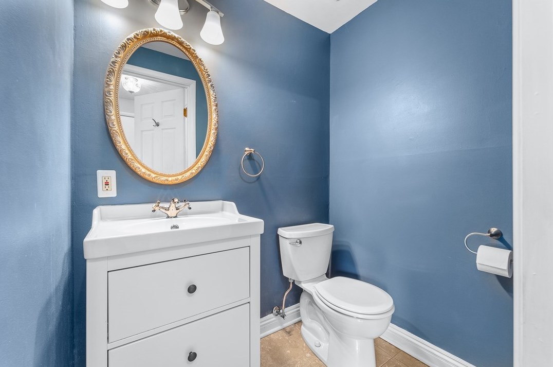 2547 Hunting Ridge Trl, Bridgeville PA  15017-1665 exterior