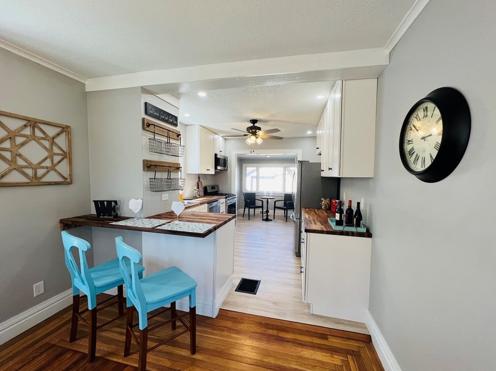 419 Edgewood Ave, Hermitage, PA 16105