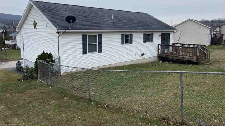 573 Madison Dr, Smithfield, PA 15478-1265