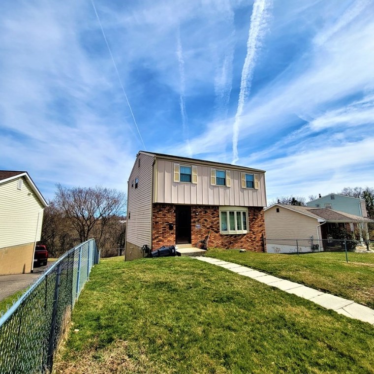 180 Maryellen Dr, North Versailles, PA 15137-2445