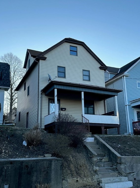 1242 Taylor Ave, New Kensington, PA 15068-5531