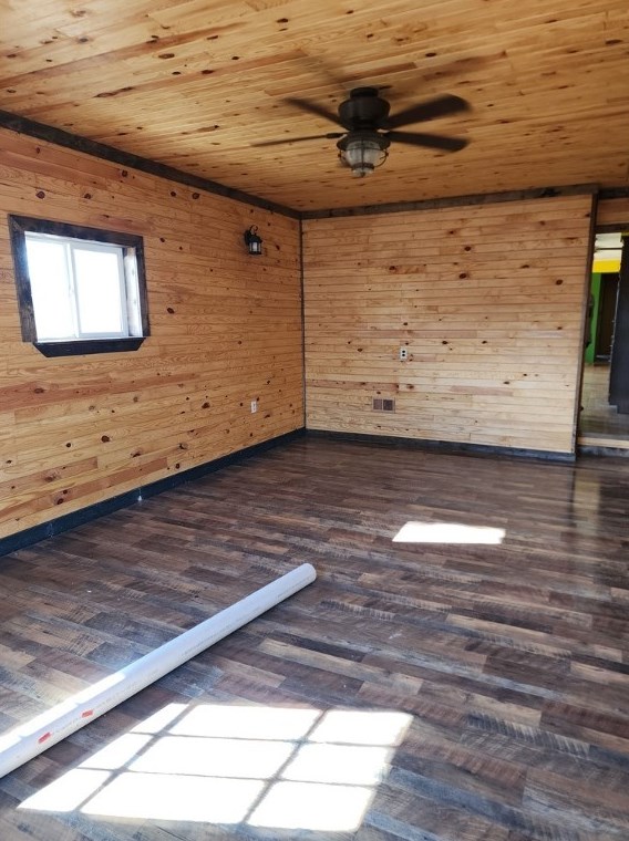 211 Schrock Rd, Garrett, PA 15542