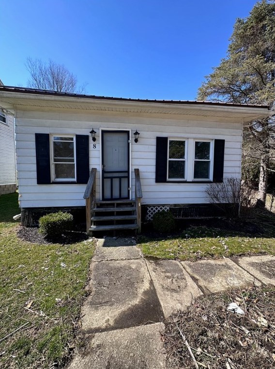 8 Garfield Ave, Greenville, PA 16125