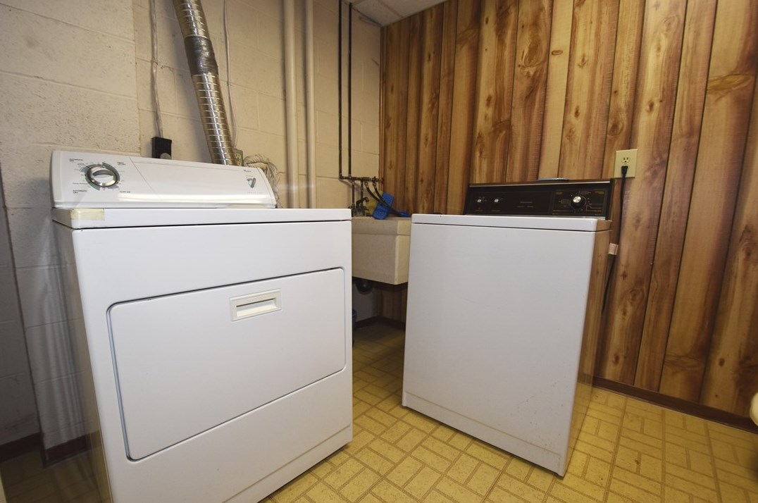 110 Williamsburg Ln, Export PA  15632-1526 exterior