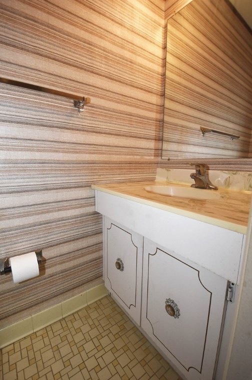 110 Williamsburg Ln, Export PA  15632-1526 exterior