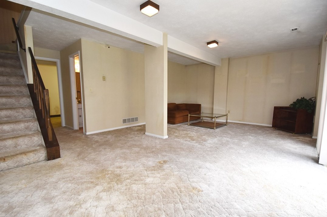 110 Williamsburg Ln, Export PA  15632-1526 exterior