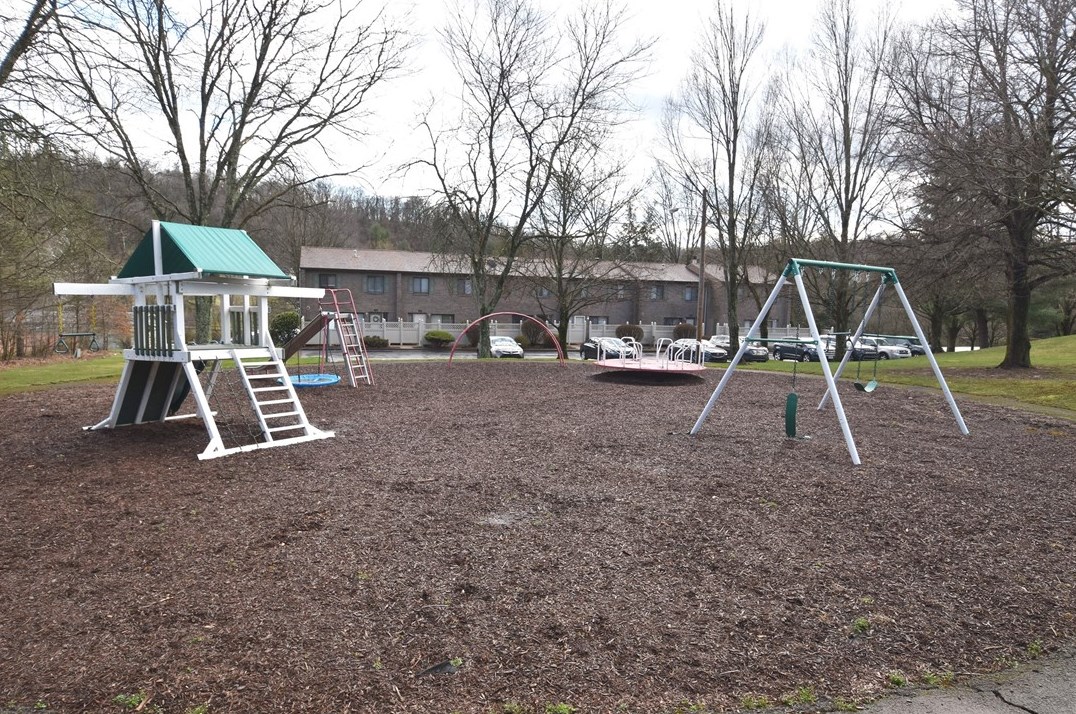 110 Williamsburg Ln, Export PA  15632-1526 exterior