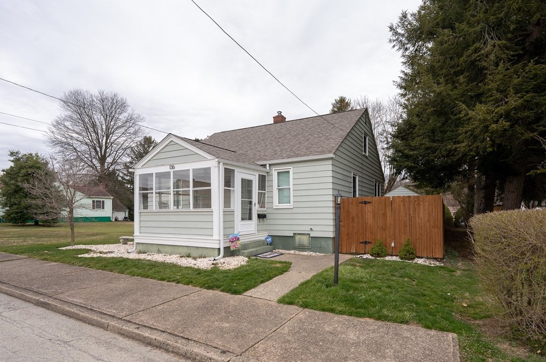 136 5th Ave, Latrobe, PA 15650