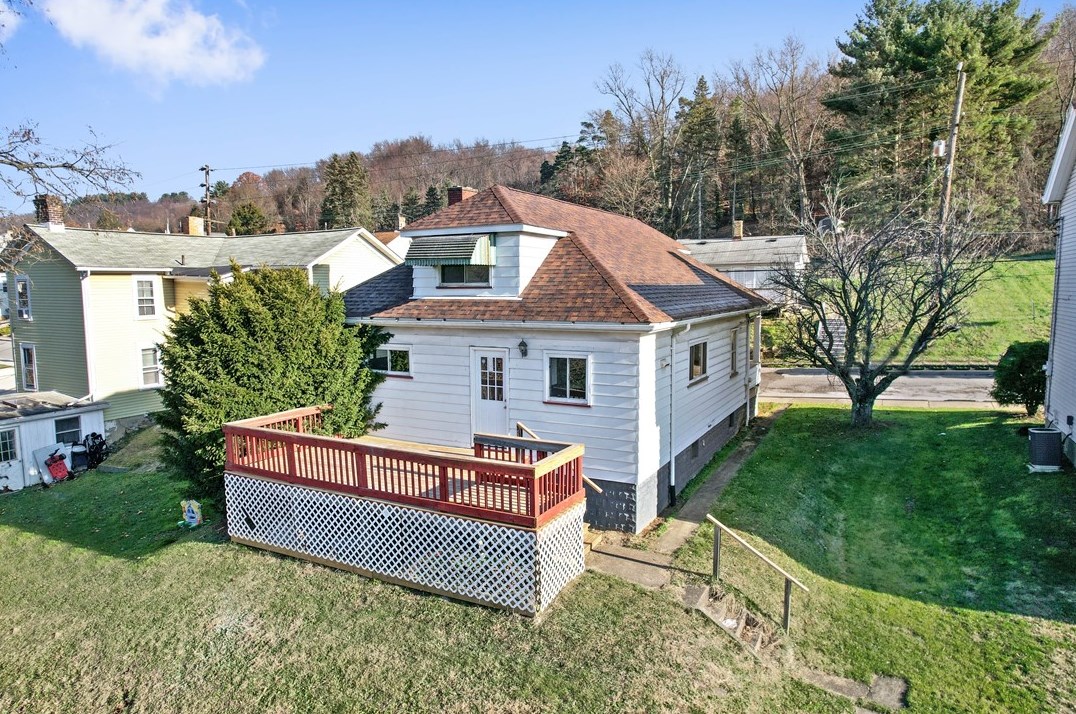 210 5th Ave, Freedom, PA 15042