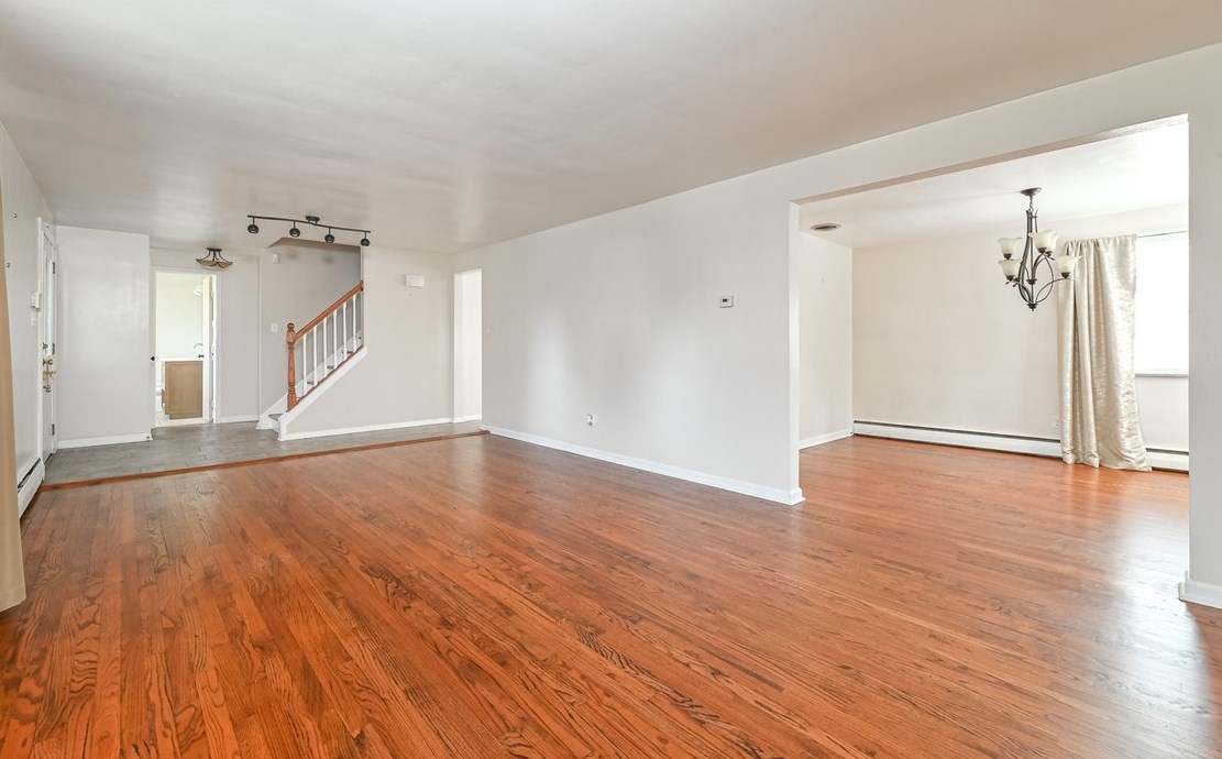 1333 Hazenwood Dr, Monroeville, PA 15146-4411