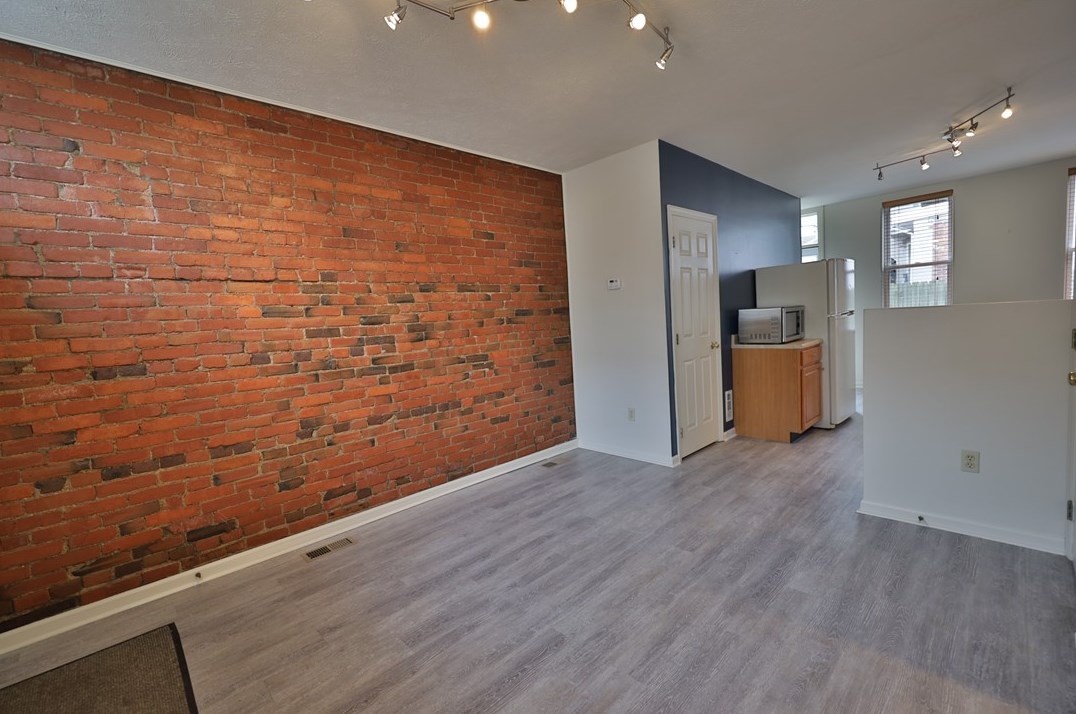 2826 Larkins Way, Pittsburgh, PA 15203