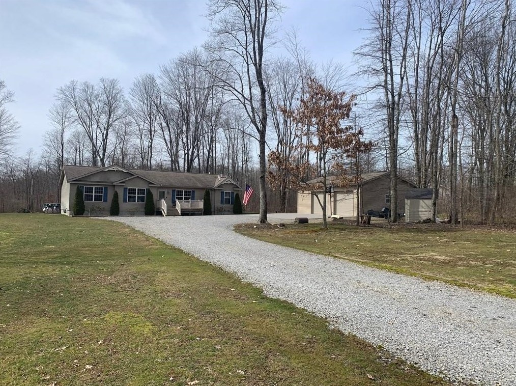 10909 Cervone Dr, Meadville, PA 16335
