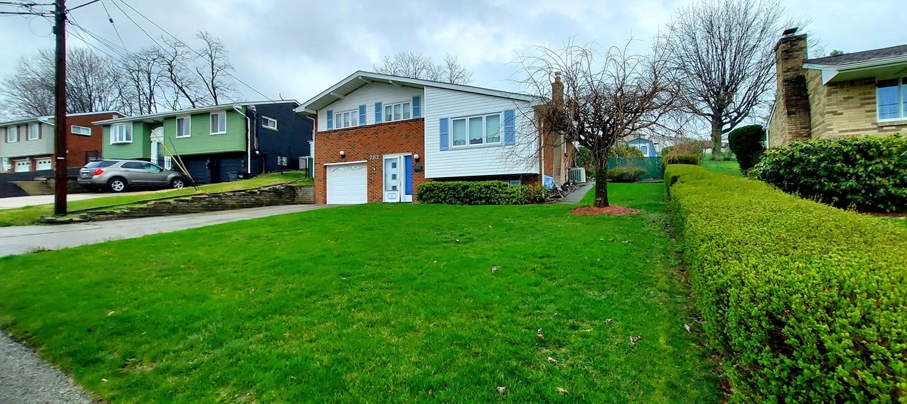 782 Dichicco Dr, North Versailles, PA 15137-2437