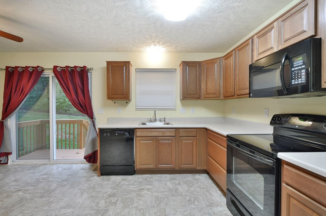 306 Blake Ct, Moon Twp, PA 15108