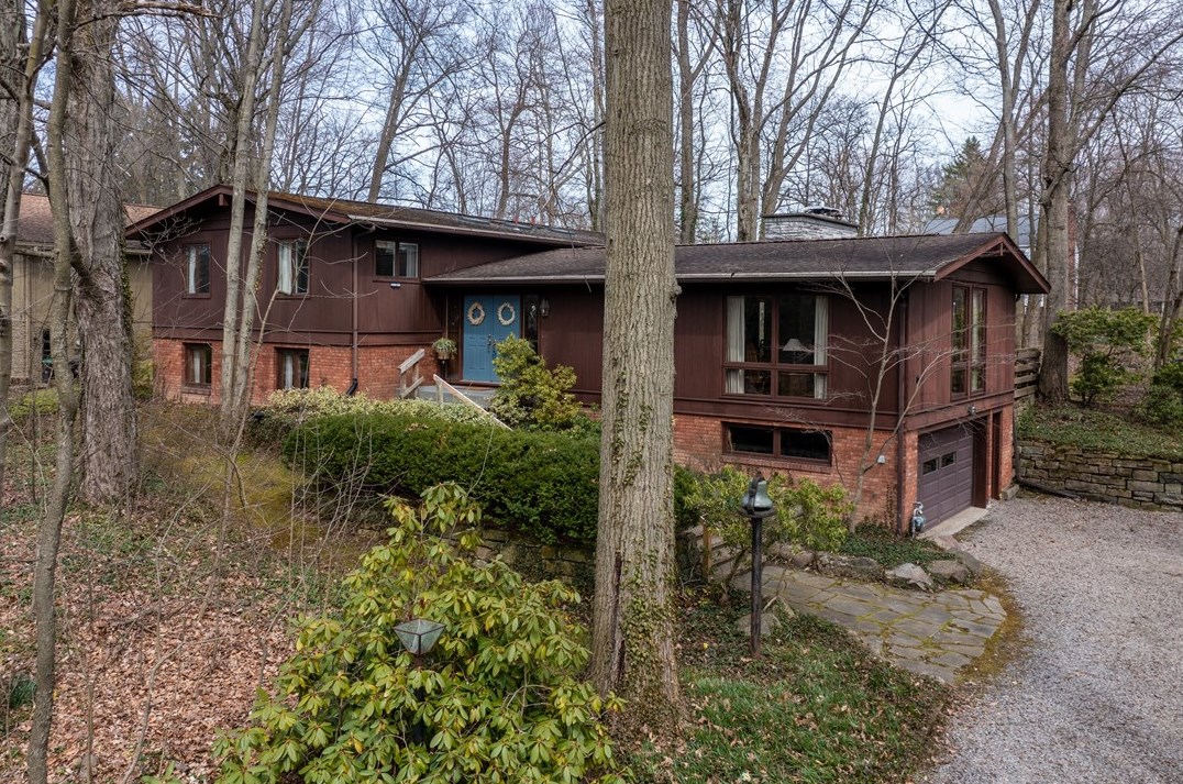765 Koonce Rd, Hermitage, PA 16148