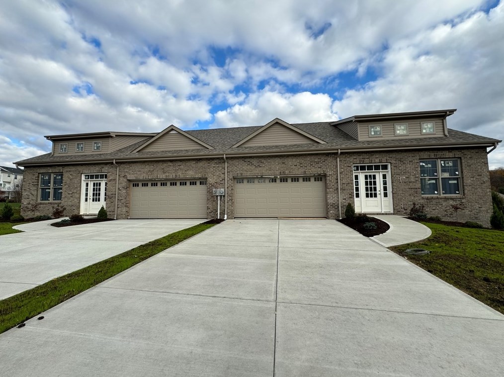1124 Bayberry Dr North, Canonsburg, PA 15317