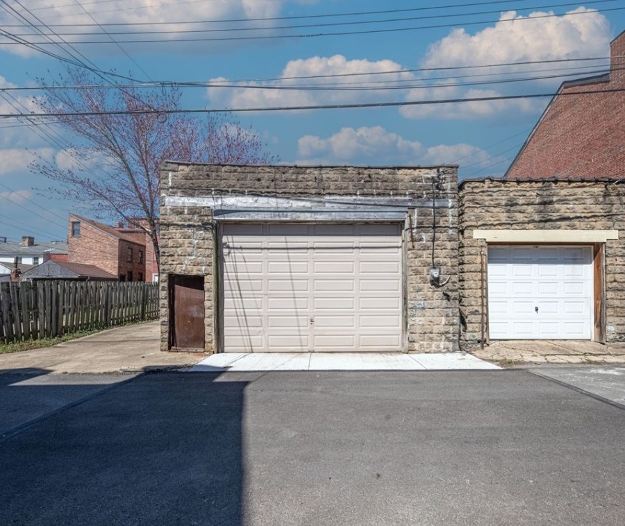 1322 Lake St, Pittsburgh, PA 15233
