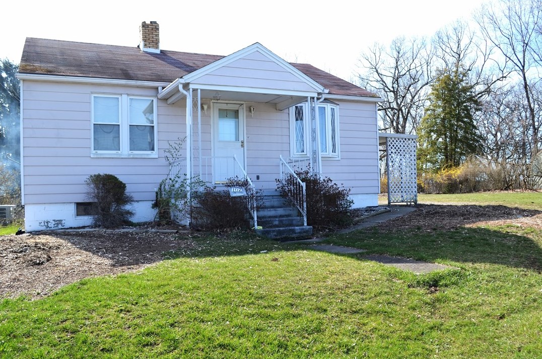 107 W Scenic Dr, Kittanning, PA 16201