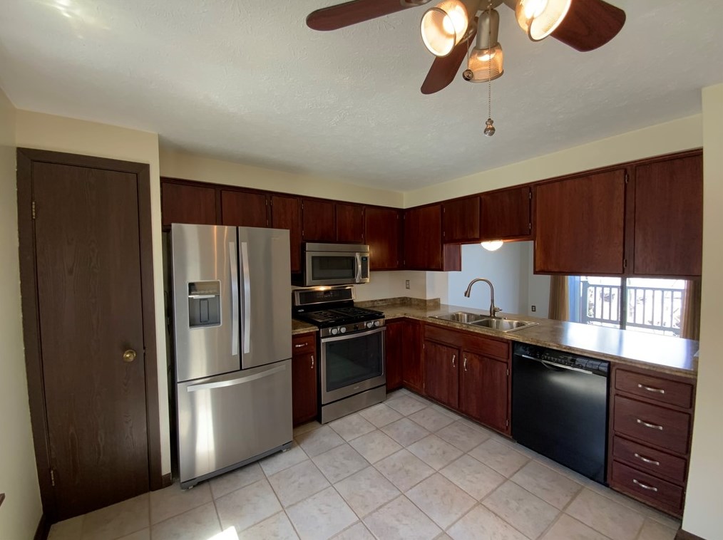 802 Timberglen Dr North, Imperial, PA 15126