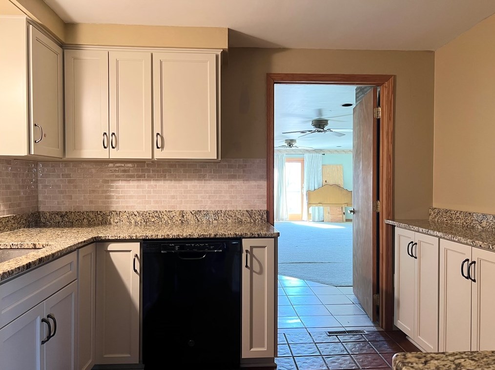 13090 Veronica Ln, North Huntingdon, PA 15642