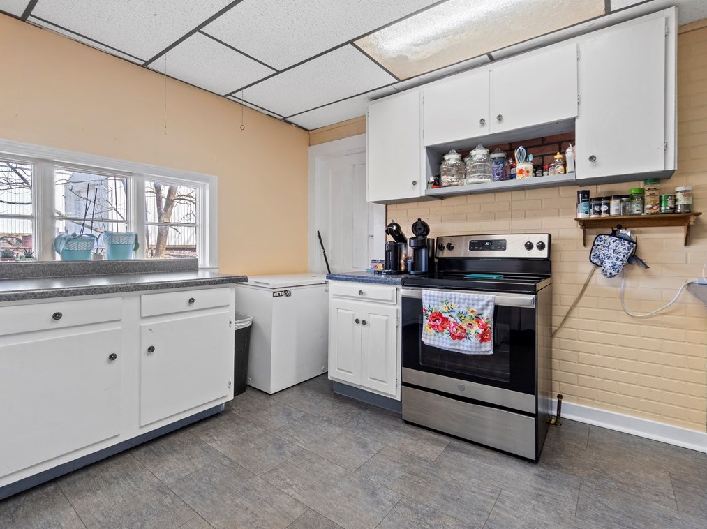39 N Race St, Greenville, PA 16125