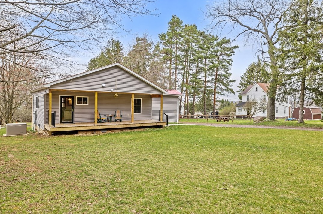 5 Gay St, Salisbury, PA 15558-2611