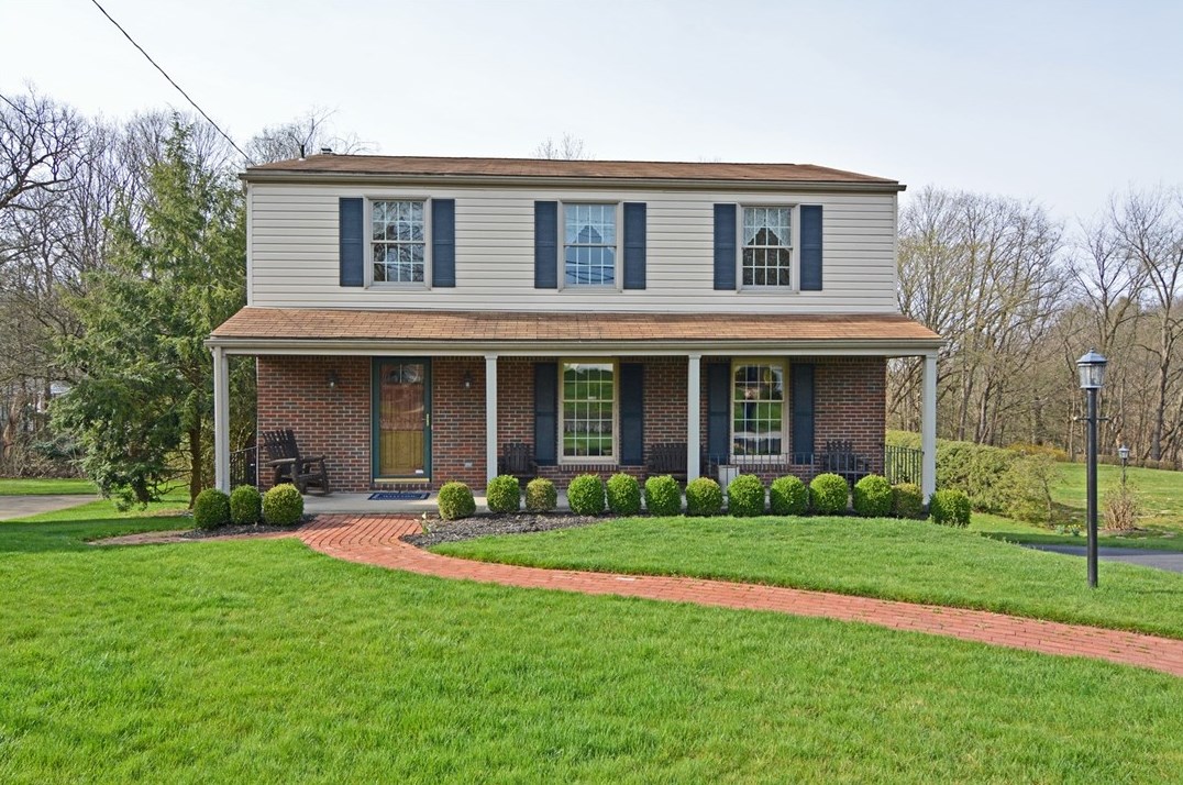 2421 Rolling Farms Rd, Glenshaw, PA 15116