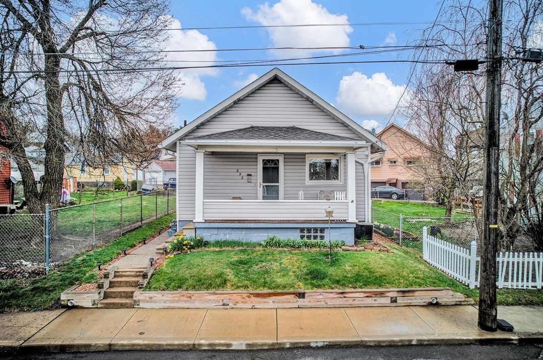 232 N 18th Ave, New Brighton, PA 15066