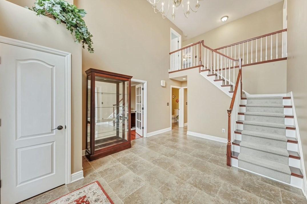 214 Fox Run Dr, Venetia, PA 15367-1428