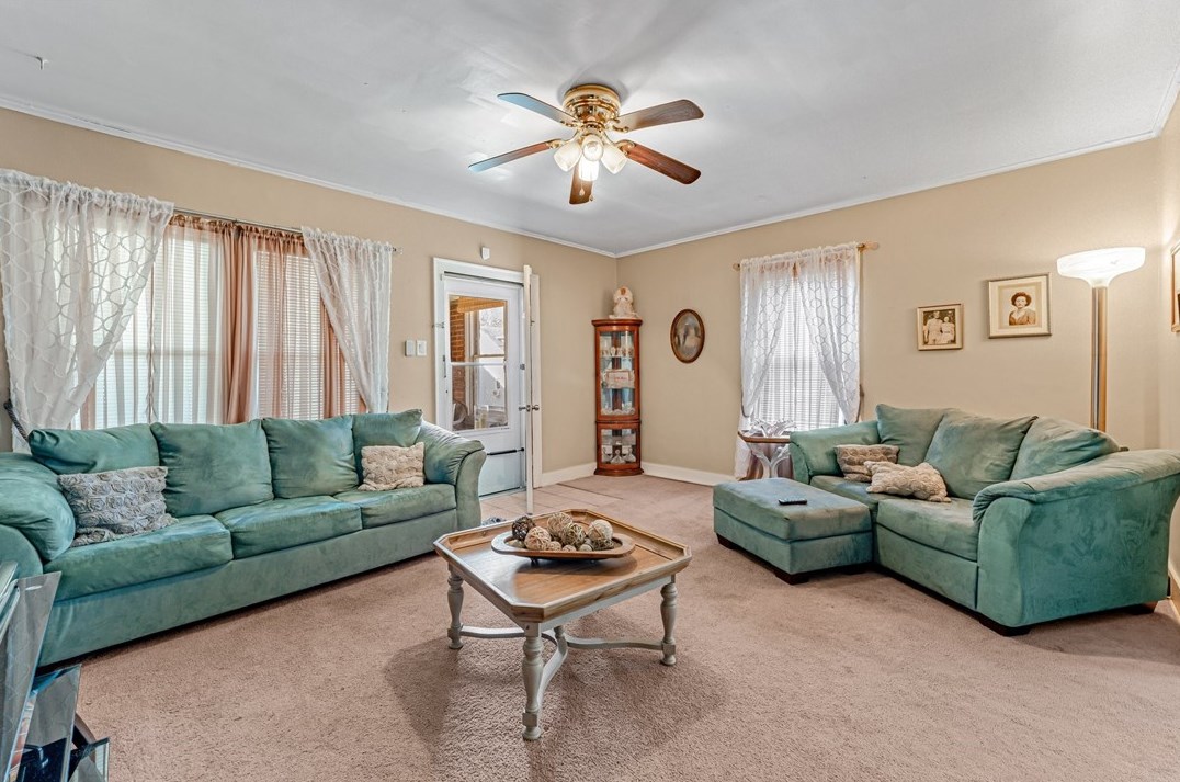154 Haft St, Houston PA  15342-1449 exterior