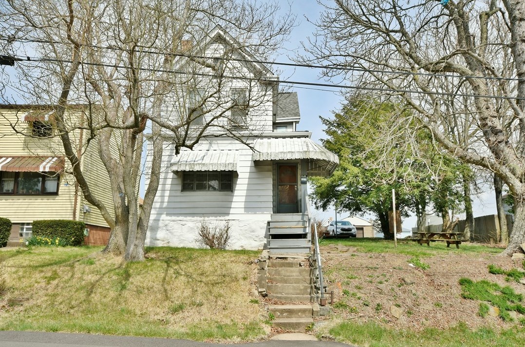 2019 Wesley St, McKeesport, PA 15132