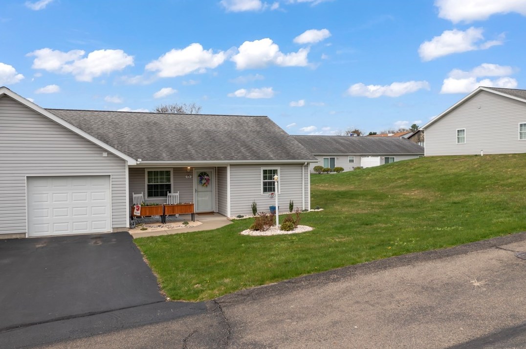14 Amy Lyne Dr, Smithfield, PA 15478