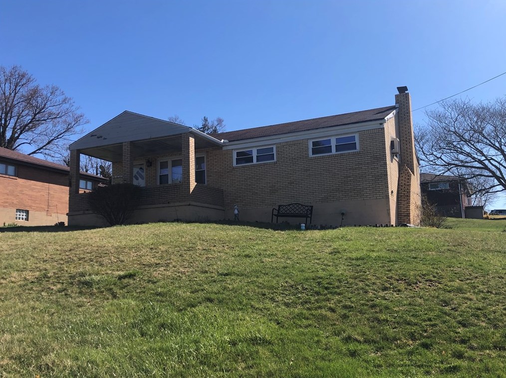 1181 Edith Dr, North Huntingdon, PA 15642