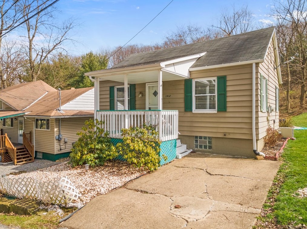 1902 Figley St, Beaver Falls, PA 15010
