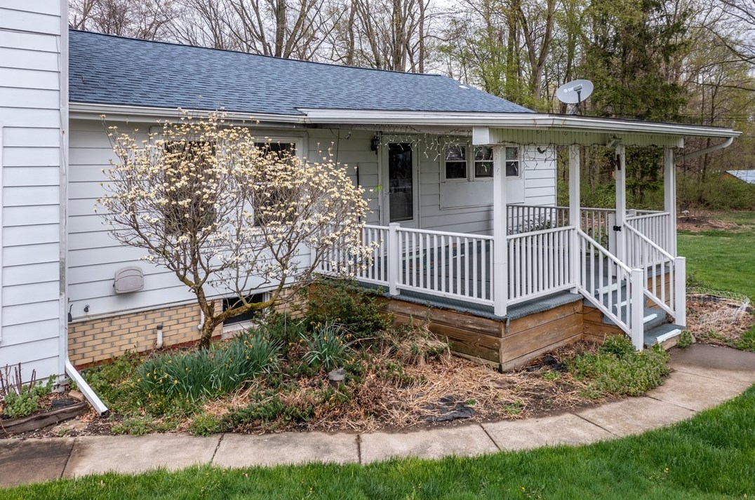 965 Pulaski Mercer Rd, New Wilmington, PA 16142