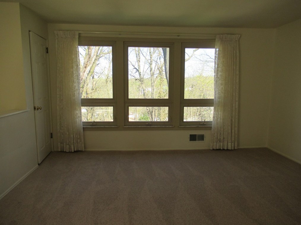250 Azalea Dr, Monroeville, PA 15146