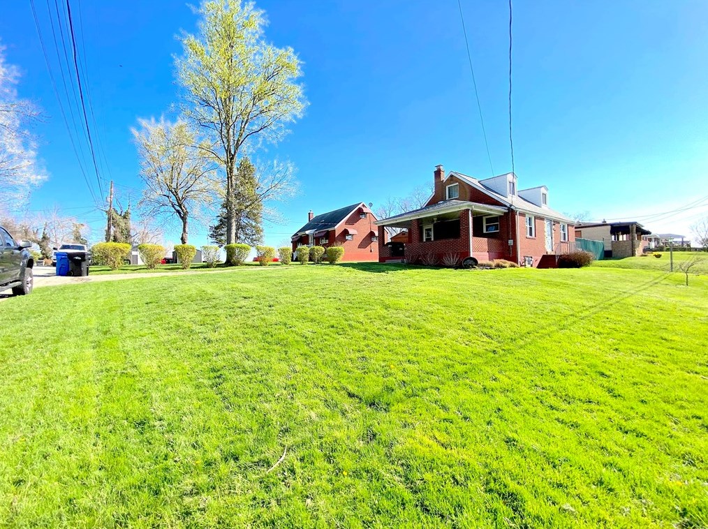 12528 Larimer Ave, North Huntingdon, PA 15642