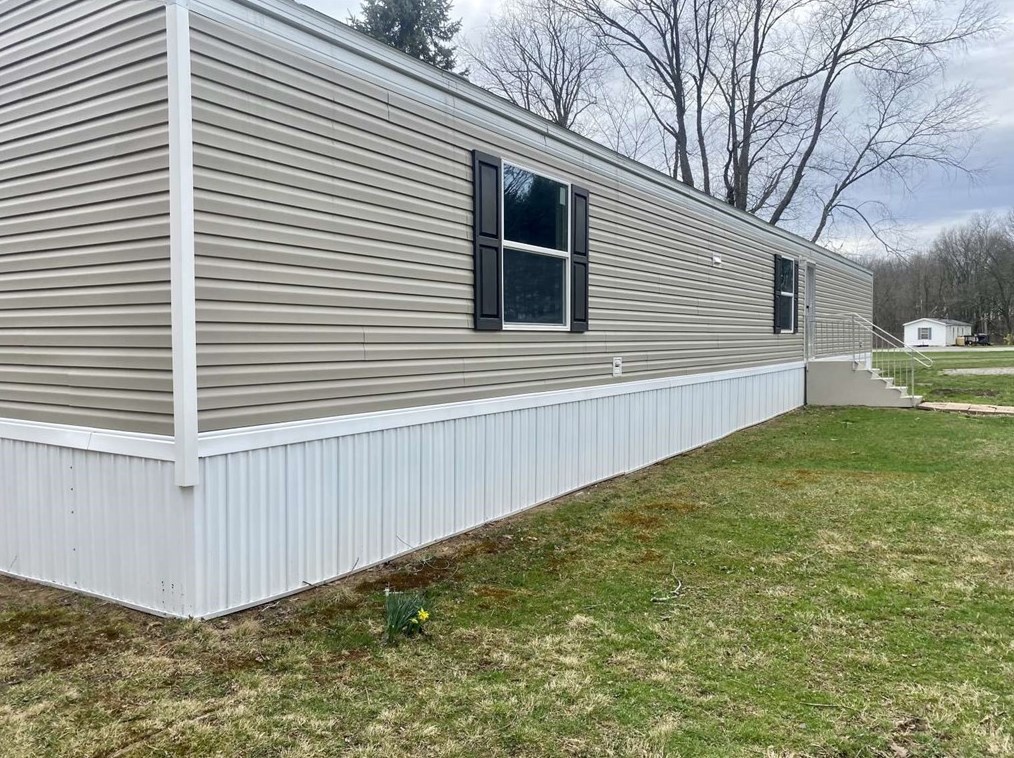 525 N Liberty Rd, Grove City, PA 16127
