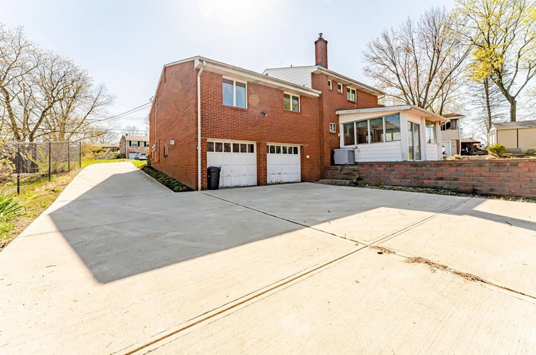 1371 Foxwood Dr, Monroeville, PA 15146-4461
