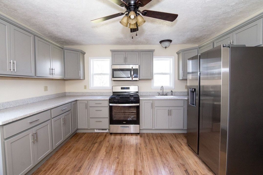 121 Camp Ground Rd, Barkeyville, PA 16038
