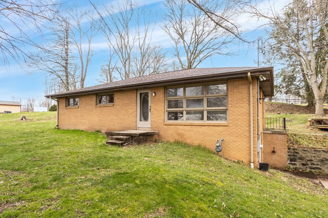 117 Radcliff Ln, Rochester, PA 15074