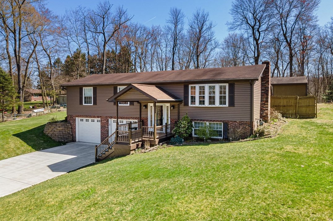 196 Ridge Rd, Freedom, PA 15042-9686