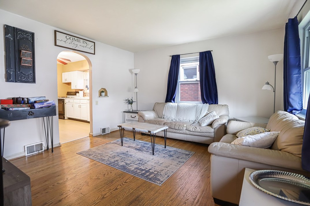 941 Walnut St, Ambridge, PA 15003