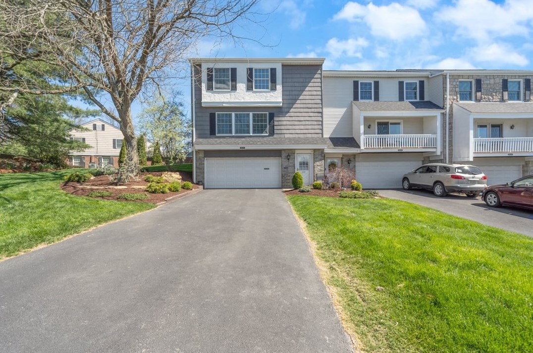 218 Roscommon Pl, Canonsburg, PA 15317