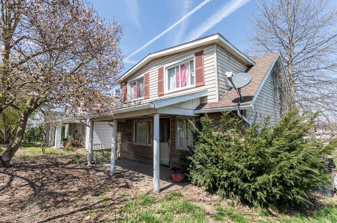232 Fairview Ave, Grays Landing, PA 15461