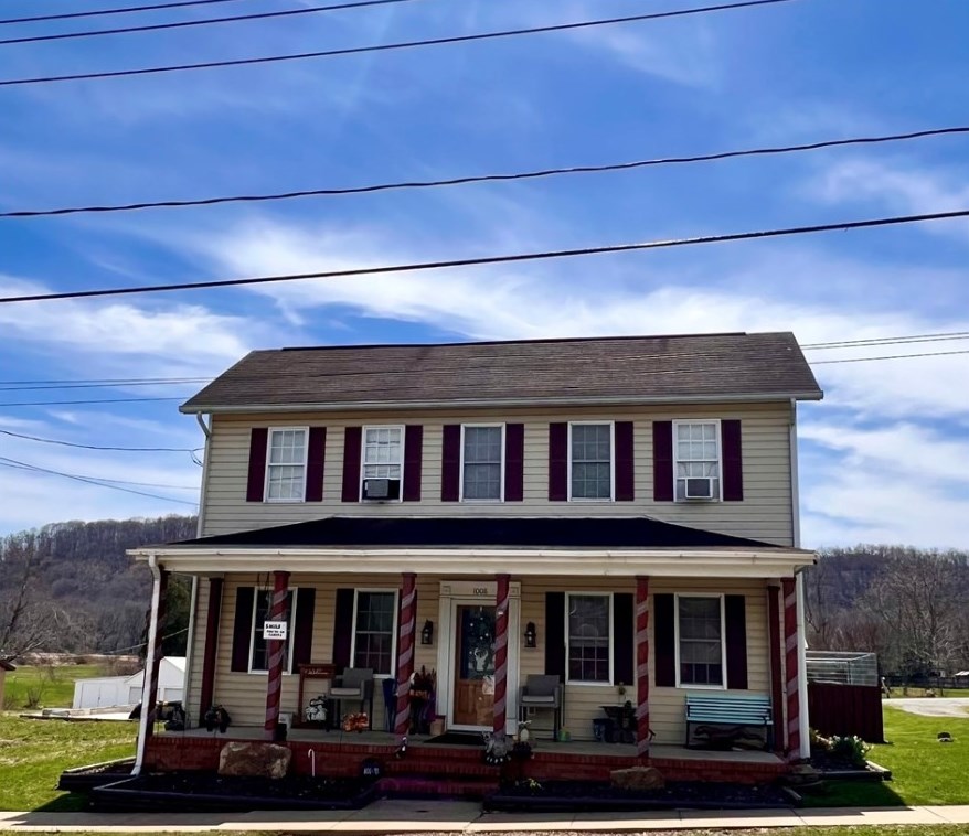1008 E Main St, Rural Valley, PA 16249