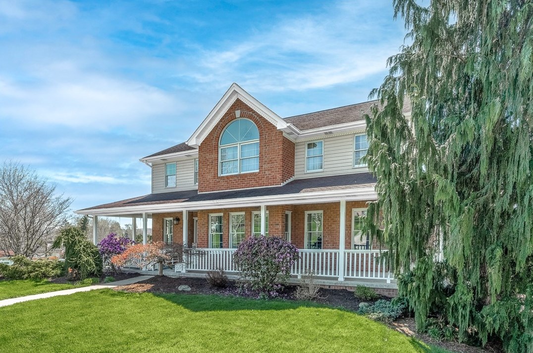 109 Cedar Ln, Houston, PA 15342-1201