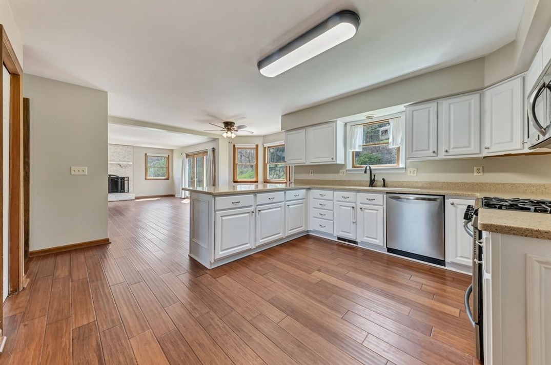 251 Cumberland Dr, Seven Fields PA  16046-8005 exterior