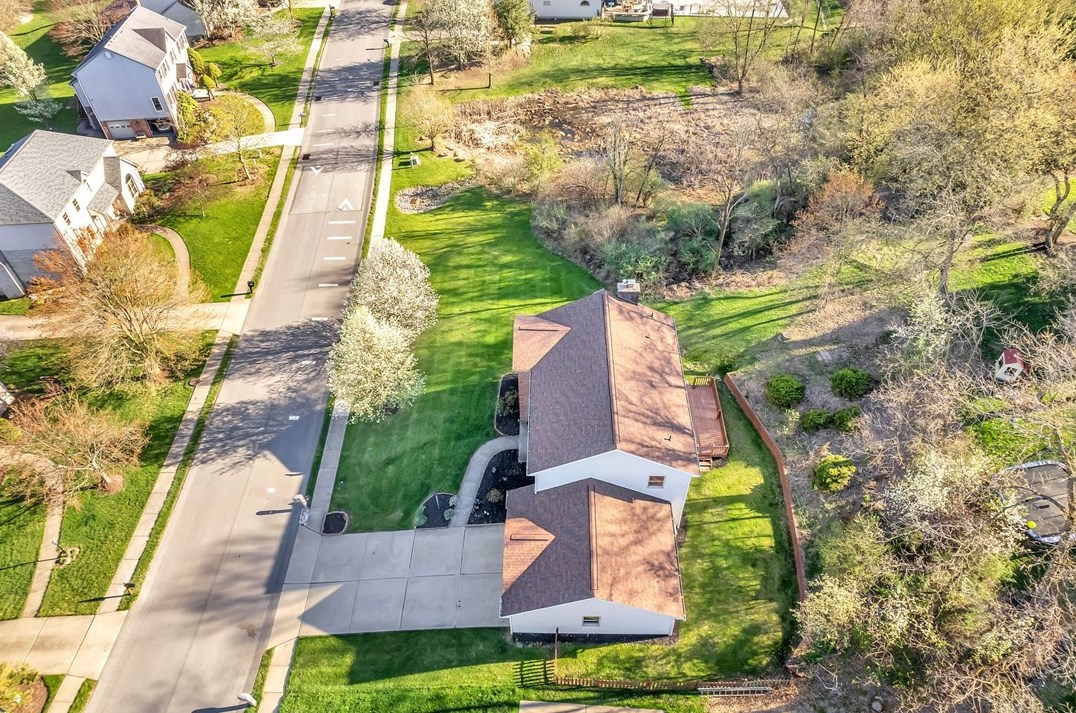 251 Cumberland Dr, Seven Fields PA  16046-8005 exterior